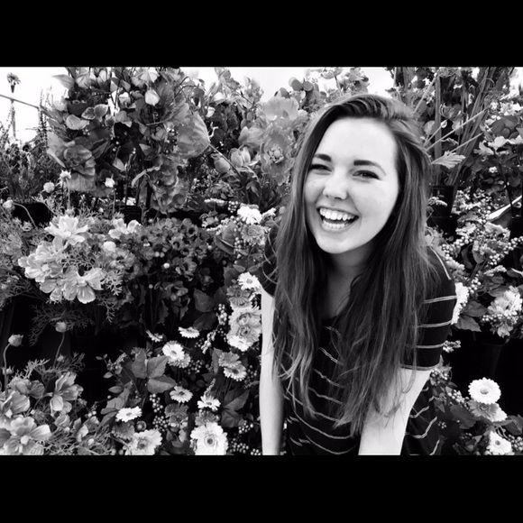 Meet your Posher, Izzy - Picture 2 of 2